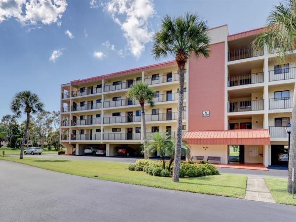 HARBOR GREENS AT YACHT CLUB ESTATES