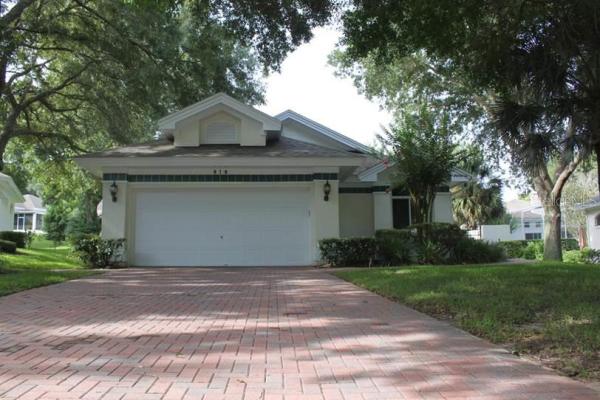 COURTYARDS & COACH HOMES