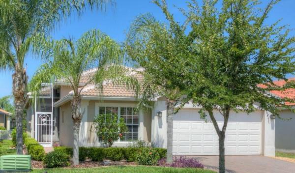 VALENCIA LAKES PH 02