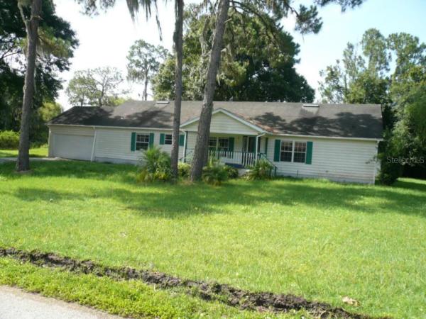 LAKE BERNADETTE GARDENS