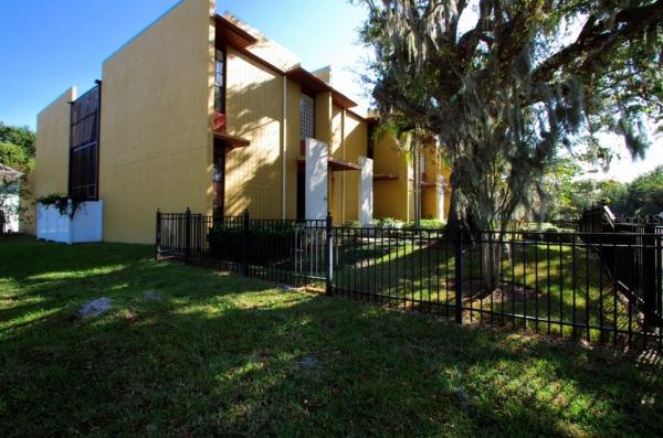 HIGHLAND COURT TWNHMS