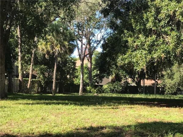 LAKES TOWNVILLAS AT ROYAL PALM