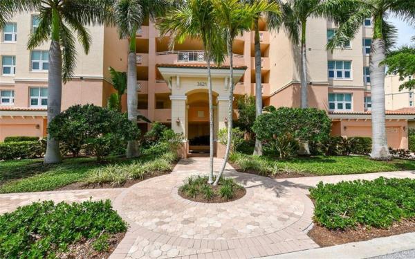 MERIDIAN AT THE OAKS PRESERVE