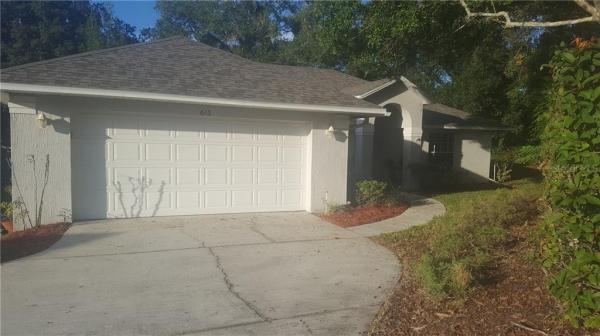 MOUNT DORA CHAUTAUQUA OVERLOOKING MOUNT DORA