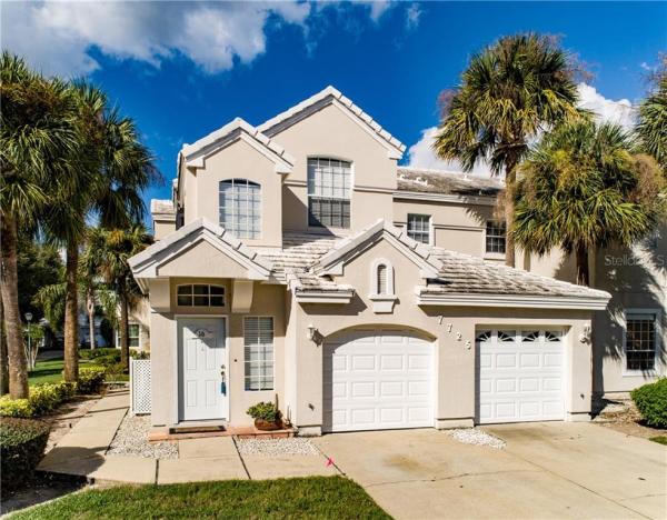 CARRIAGE HOMES AT SOUTHAMPTON