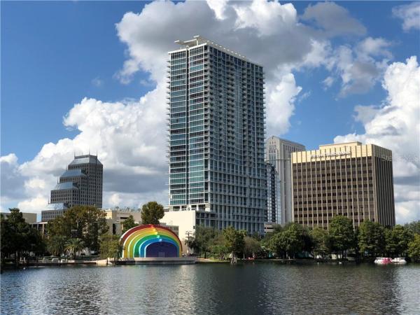 VUE AT LAKE EOLA