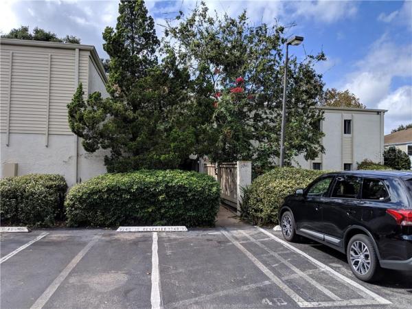 WIMBLEDON PARK CONDO 01