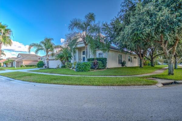 LUMSDEN POINTE PH 02