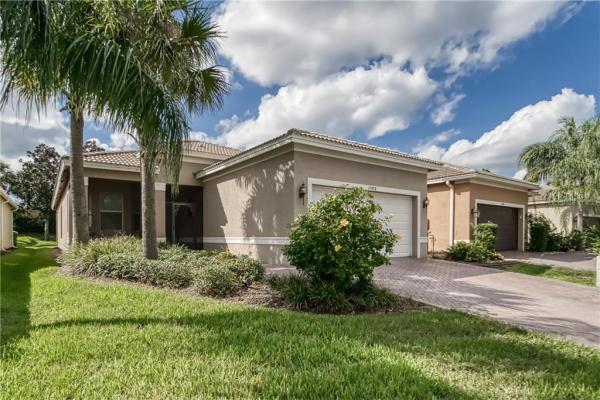 VALENCIA LAKES PH 02