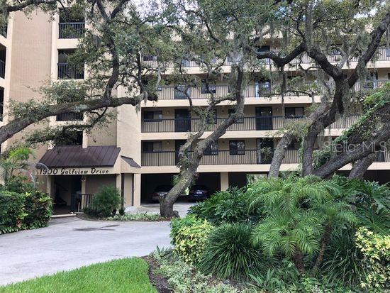 GREEN DOLPHIN PARK MID-RISE CONDO