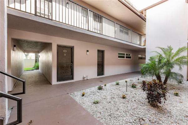 KING ARTHURS COURT CONDO