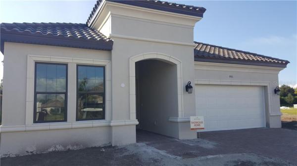 ESPLANADE @ ARTISAN LAKES