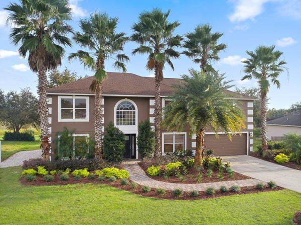 MASCOTTE DUKES LAKE PH 02