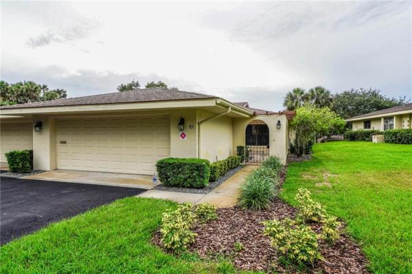 MOUNT DORA LAKE DORA VILLAS CONDO