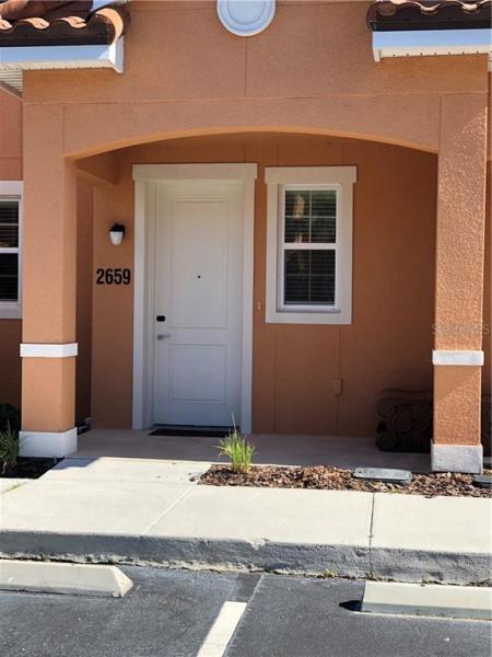 REGAL OAKS AT OLD TOWN