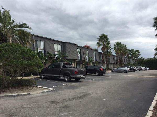 METRO/MICHIGAN PARK CONDO