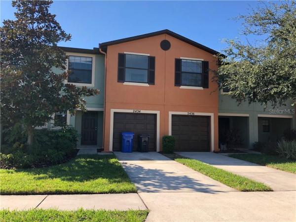 EDGEWATER AT LAKE BRANDON