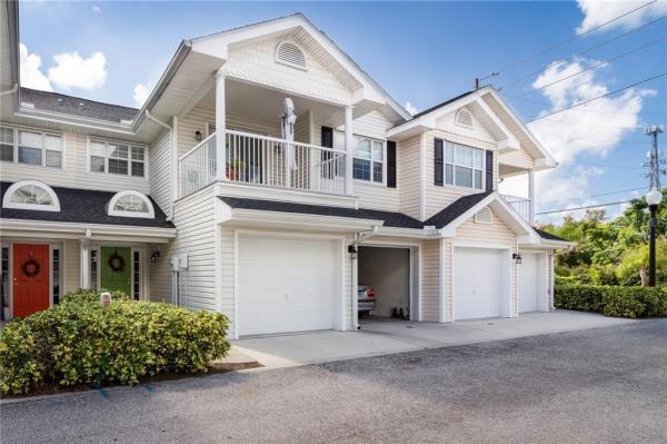 WELLINGTON PLACE TWNHS COMMUNITY