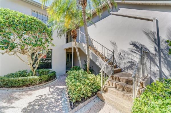 WESTCHESTER LAKE CONDO