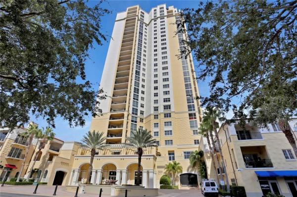 PARKSHORE PLAZA CONDO