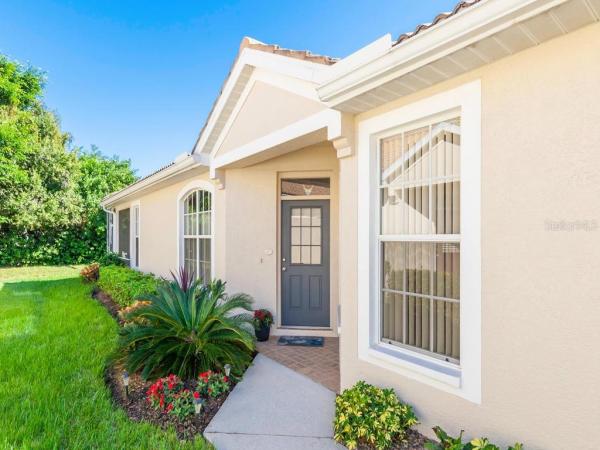 PELICAN POINTE GOLF & COUNTRY CLUB