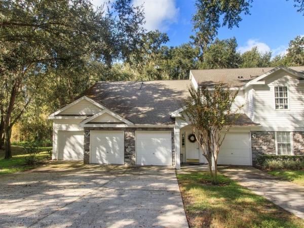 COACH HOMES AT ERROL PH 01