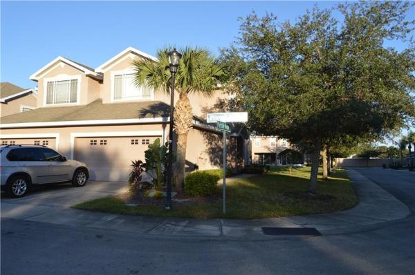 TOWNHOMES AT PARKSIDE