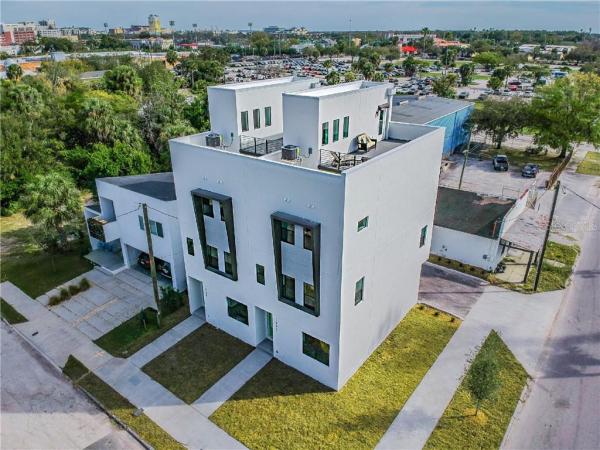 VIEWS AT NORTH HYDE PARK