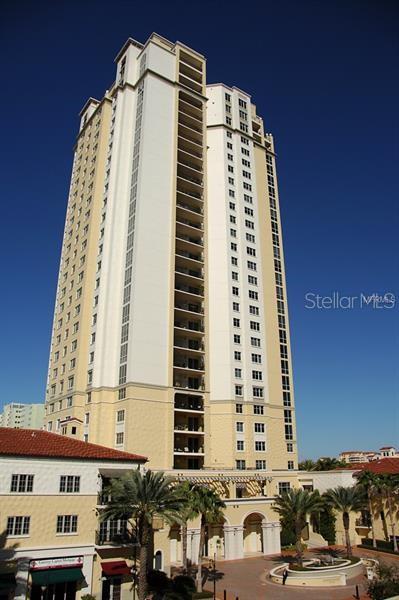 PARKSHORE PLAZA CONDO