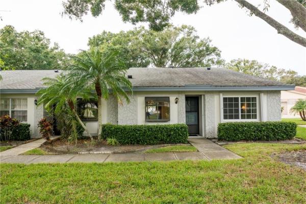 HIGHLAND LAKES VILLAS ON THE GREEN