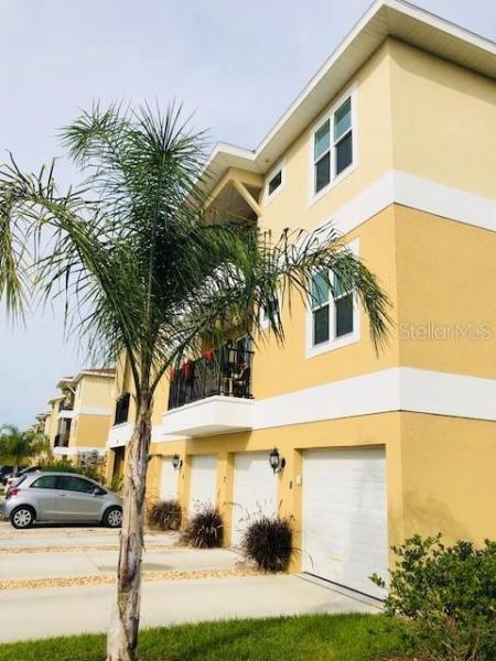 REGENCY PALMS CONDOS