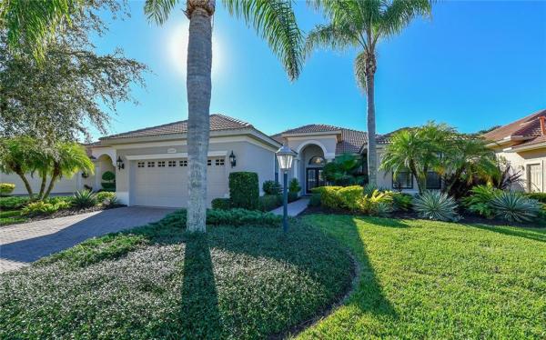 LAKEWOOD RANCH COUNTRY CLUB VILLAGE