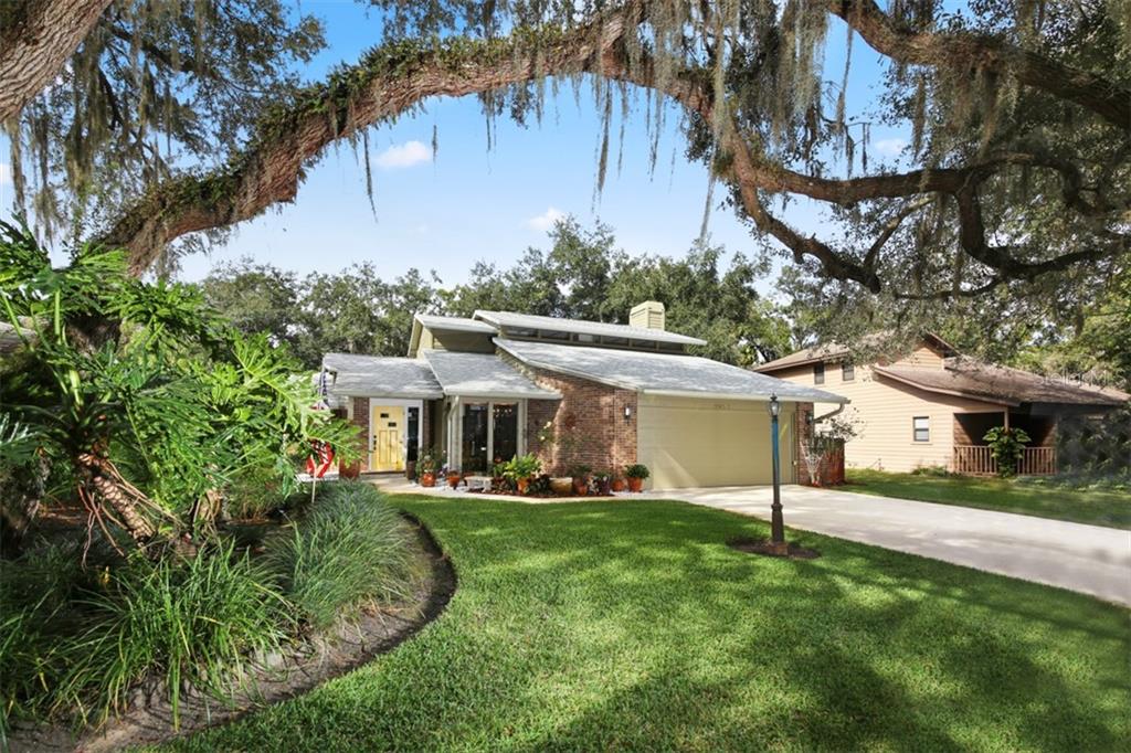 GREYSTONE - фото