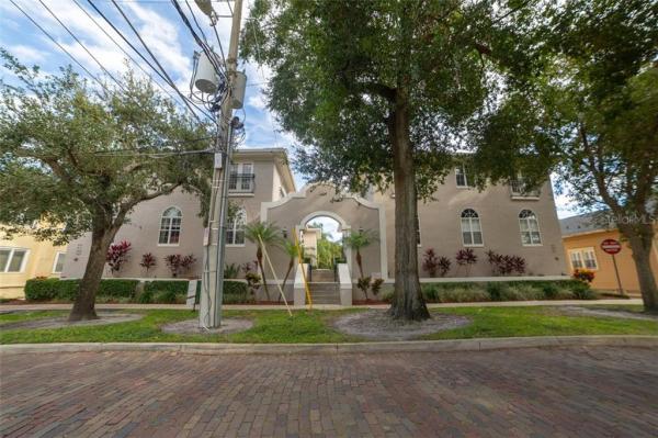 RUTH COURT CONDO OR 6180 1896