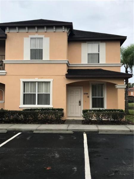 REGAL OAKS AT OLD TOWN