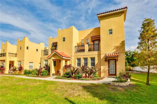 VILLAS OF TOSCANA TWNHMS