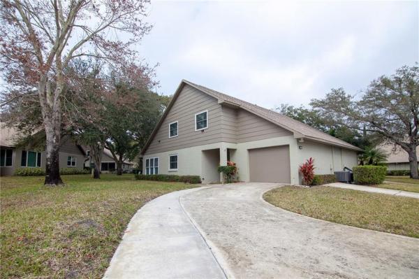 CHATEAUX WOODS CONDO