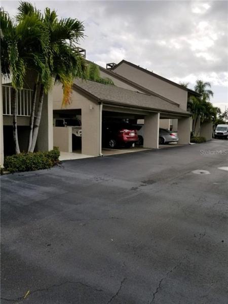 THORNBERRY PONDS CONDO