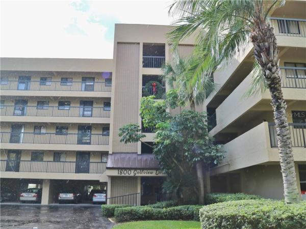 GREEN DOLPHIN PARK MID-RISE CONDO