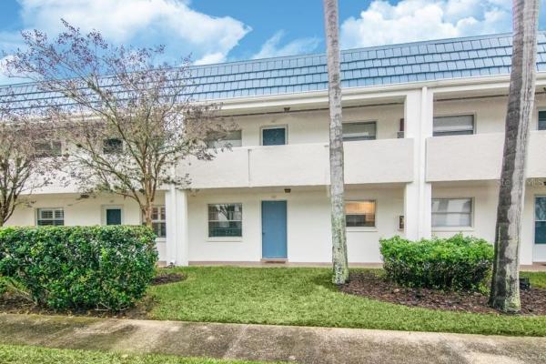 BELLEAIR OAKS CONDO