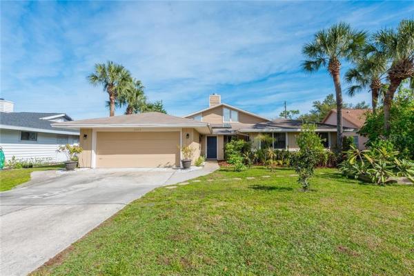 COACH LIGHT ESTATES SEC 3