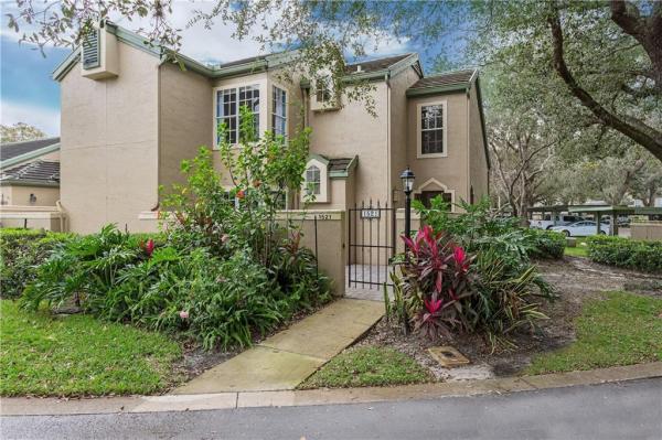 BARCLAY PLACE A CONDO