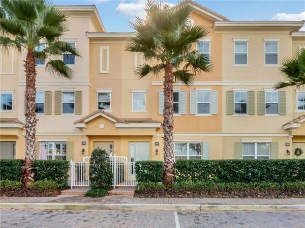 GRANDE OAKS AT HEATHROW