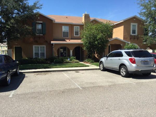 ST CHARLES PLACE PH 01