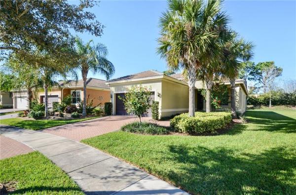 VALENCIA LAKES PH 02