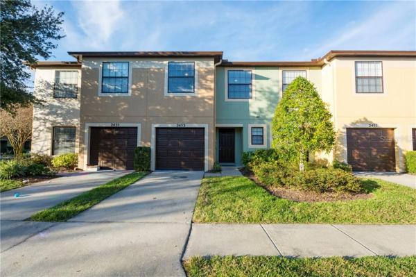 EDGEWATER AT LAKE BRANDON