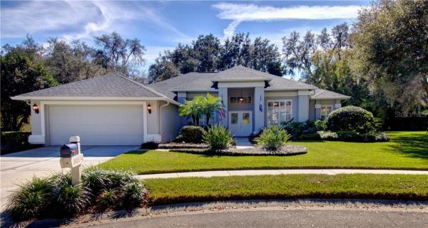 RIVER HILLS COUNTRY CLUB