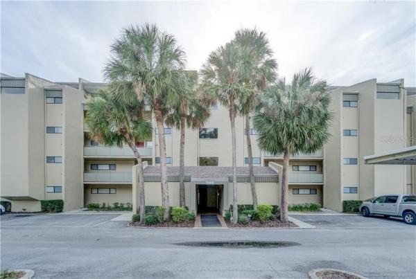 CARROLLWOOD VILLAGE GREENFIELD MIDRISES