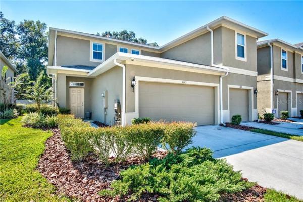 BROADWAY CENTRE TWNHMS