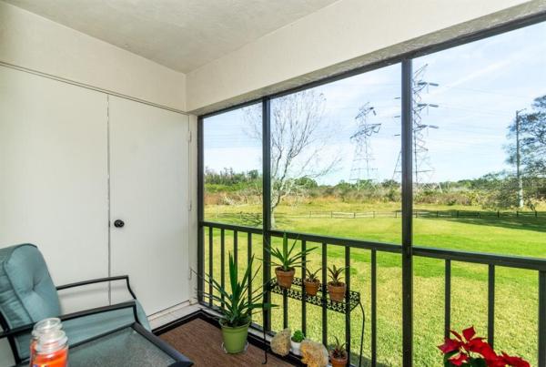 EAST LAKE WOODLANDS CONDO